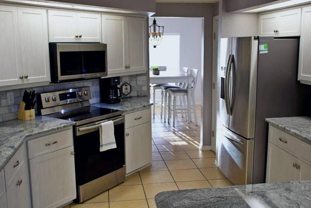 Spacious 4-Bedroom 2-Bath Abode Уинтер-Хейвен Экстерьер фото